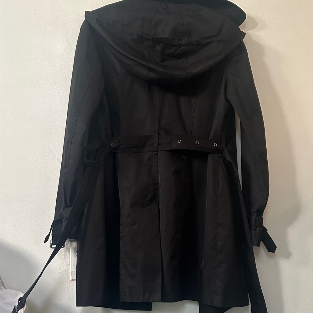 Black Trench Coat With Patterned Lining - image 2